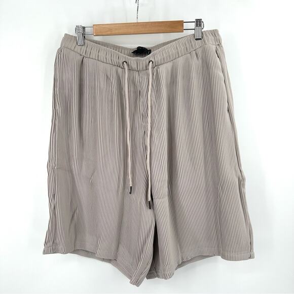 ASOS bermuda plisse smart short in stone Size 36 - Picture 1 of 8